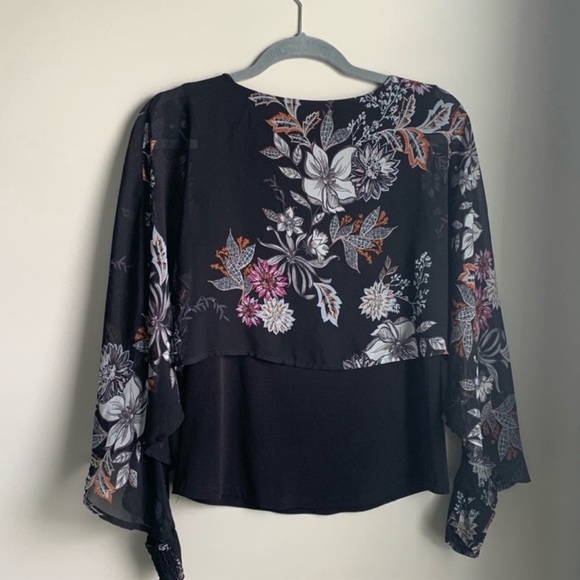 Maurices Floral Black Top Size Xsmall - Picture 4 of 9